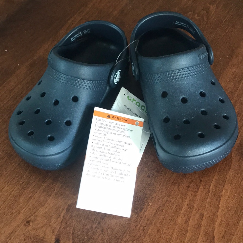 NWT boys croc - size 9